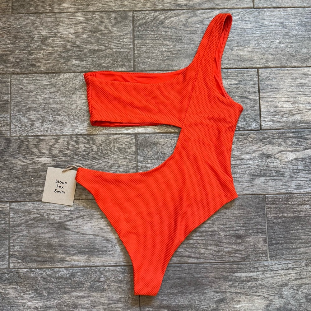 NWT Stone Fox Swim Cypress Textured Cut Out One Shoulder Bathing Swim Suit
